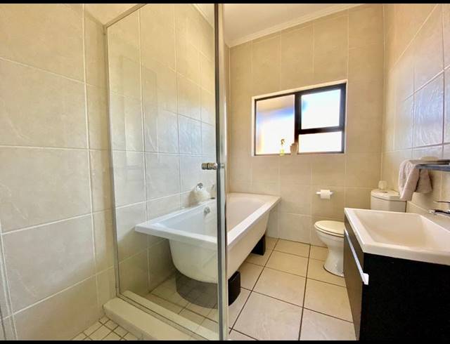 2 BEDROOM TOWNHOUSE FOR SALE IN OAKDENE